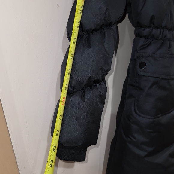 Girls winter coat. Size 6. Color Black ⚫️.  Company Arctic Pole. For 6 year girl - Picture 6 of 8